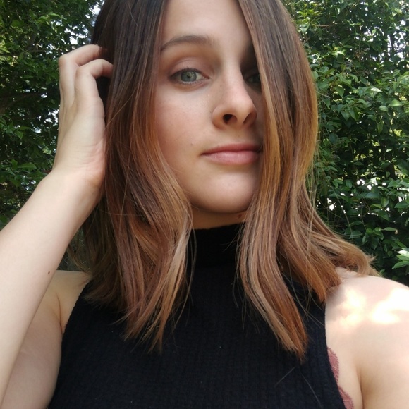 Meet your Posher, Katelyn - Picture 5 of 5